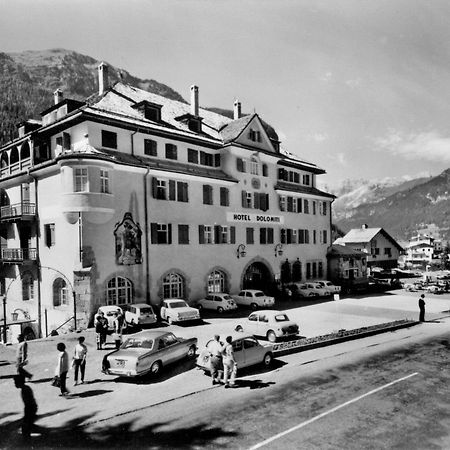 Hotel Dolomiti Schloss Canazei Buitenkant foto