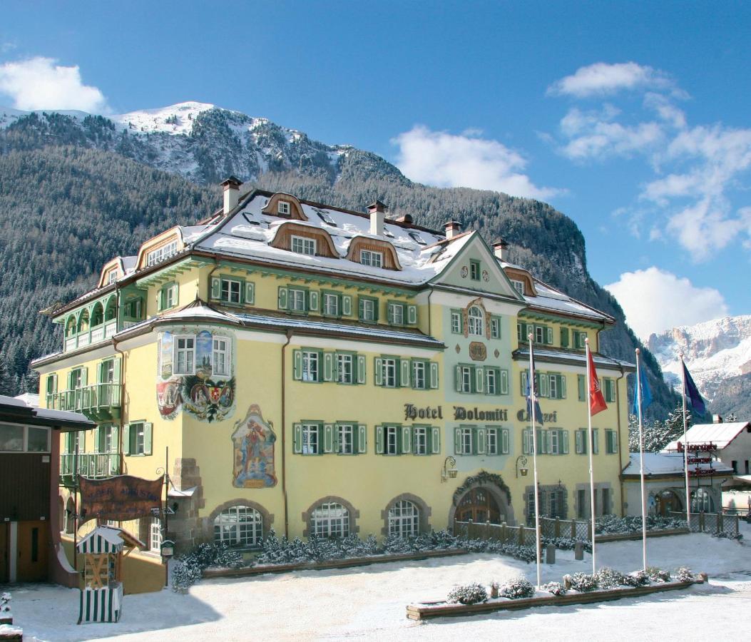 Hotel Dolomiti Schloss Canazei Buitenkant foto