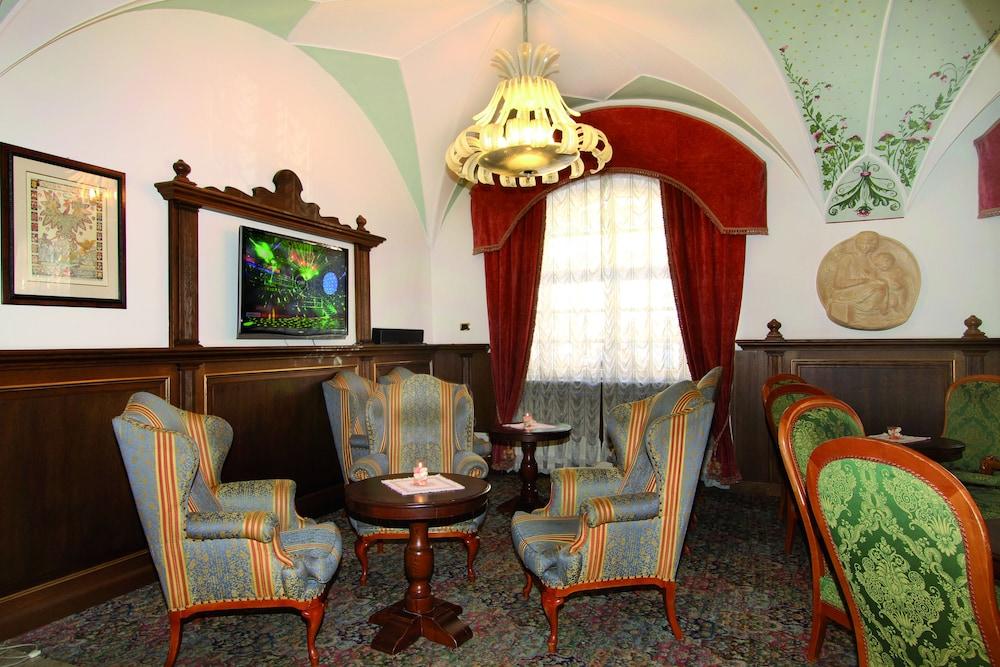 Hotel Dolomiti Schloss Canazei Buitenkant foto