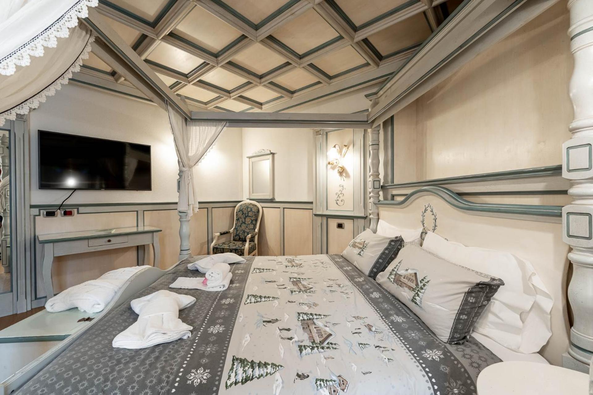 Hotel Dolomiti Schloss Canazei Buitenkant foto