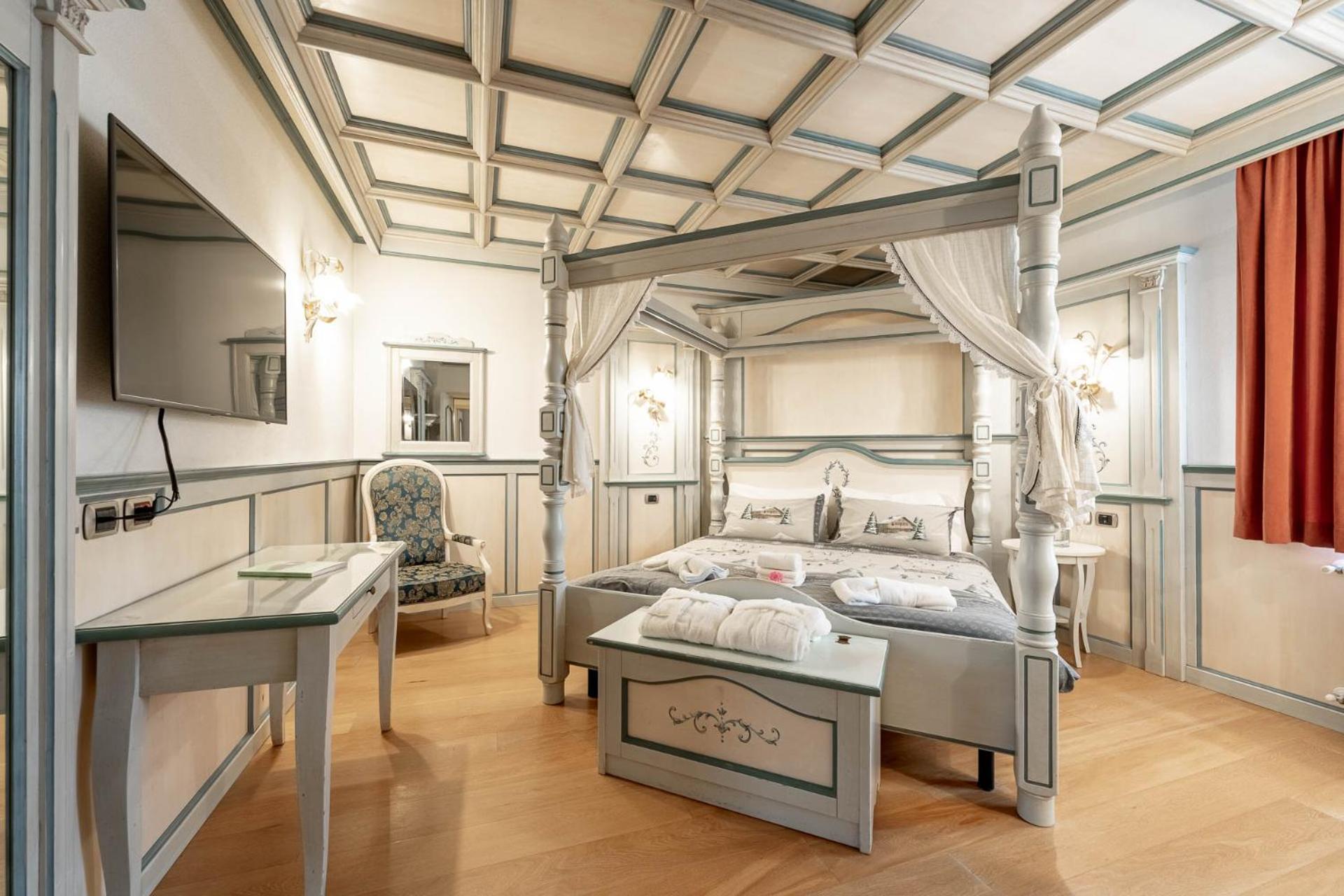 Hotel Dolomiti Schloss Canazei Buitenkant foto
