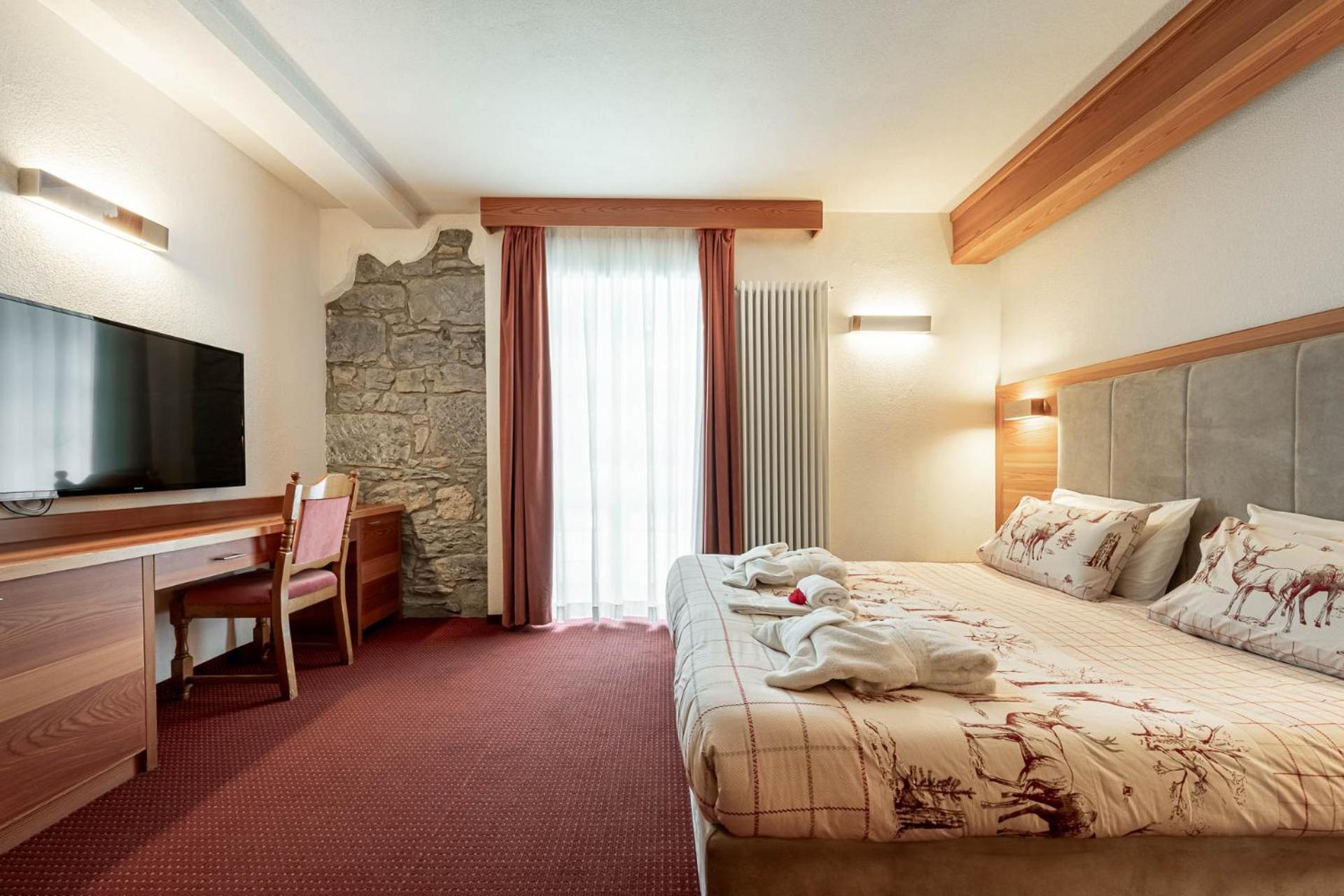 Hotel Dolomiti Schloss Canazei Buitenkant foto