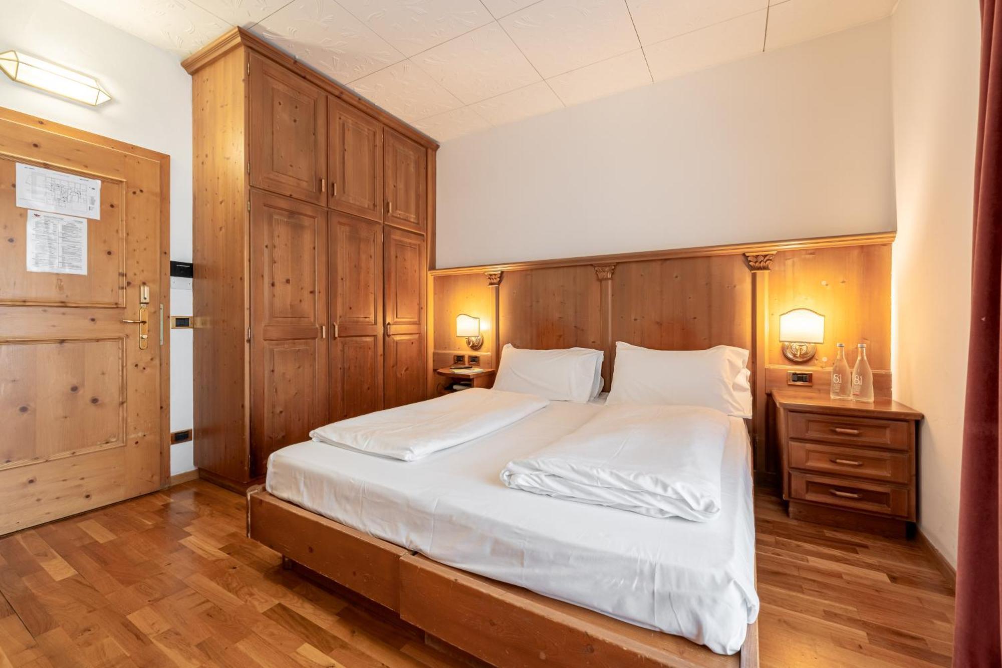 Hotel Dolomiti Schloss Canazei Buitenkant foto