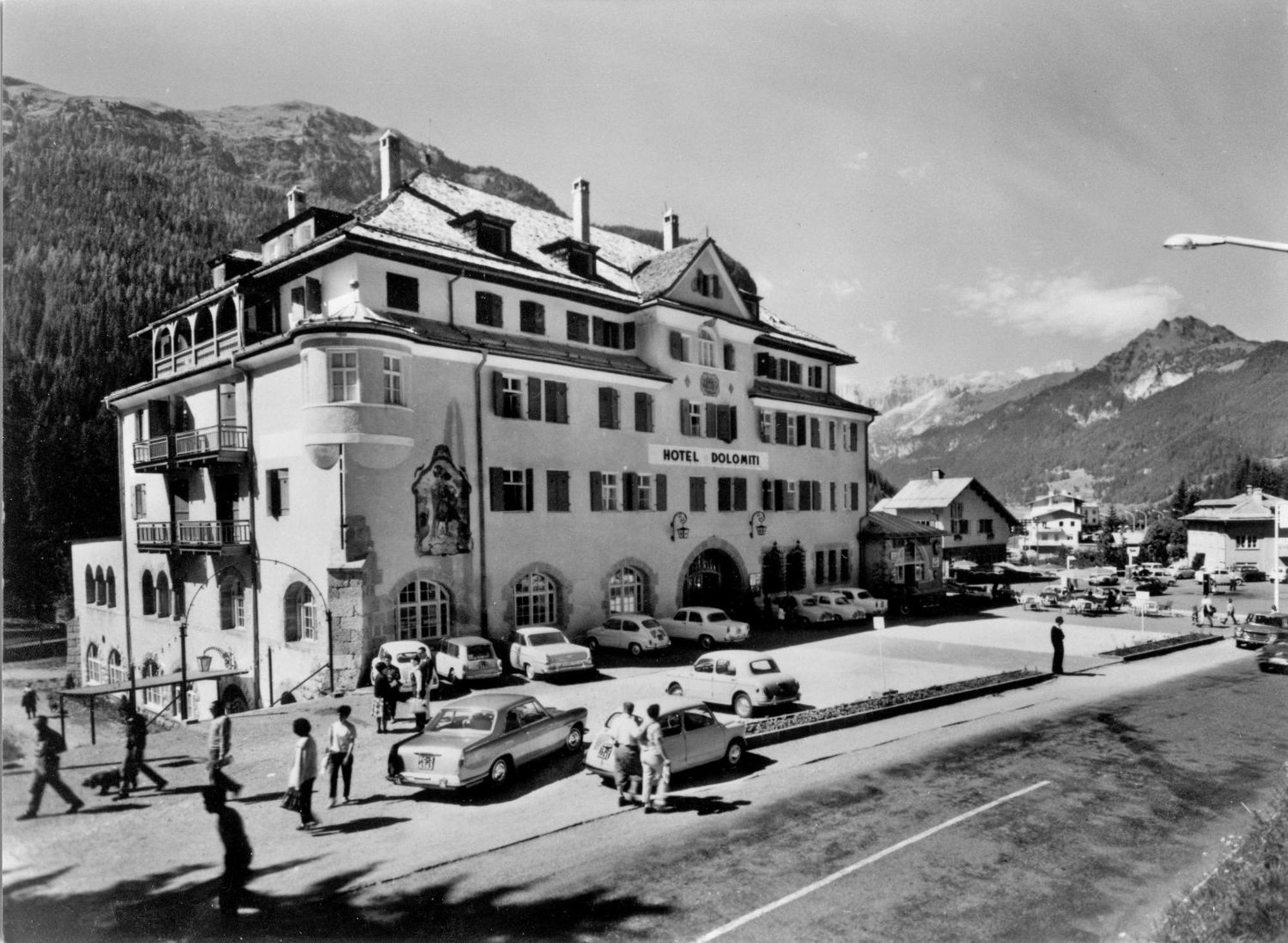 Hotel Dolomiti Schloss Canazei Buitenkant foto