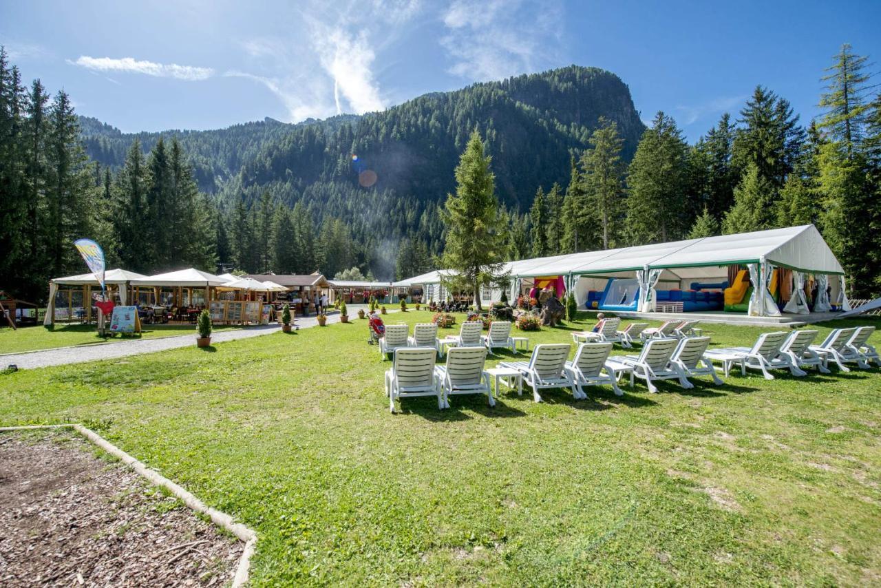 Hotel Dolomiti Schloss Canazei Buitenkant foto