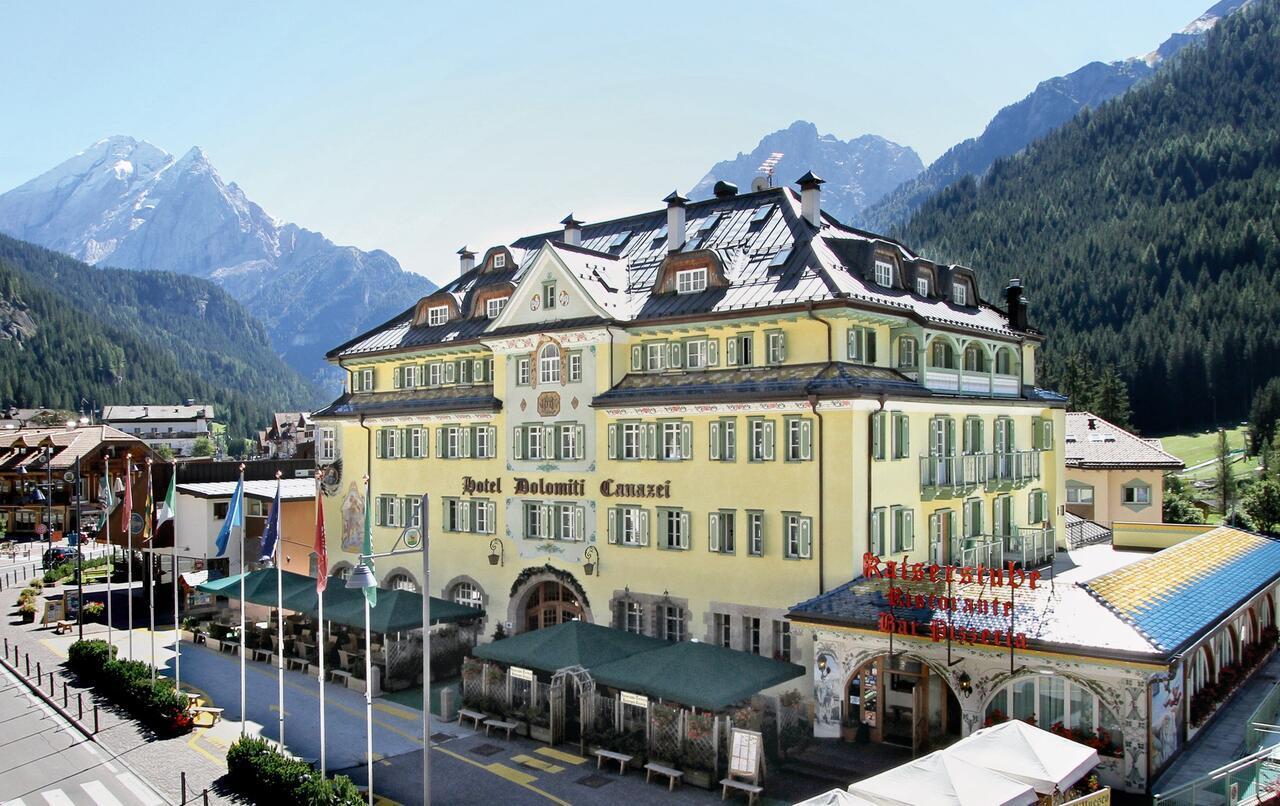 Hotel Dolomiti Schloss Canazei Buitenkant foto